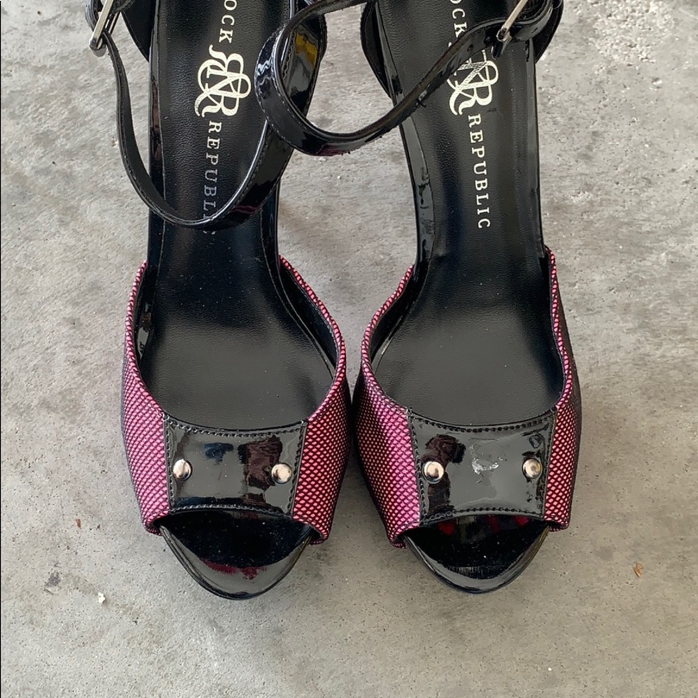 Pink shoes